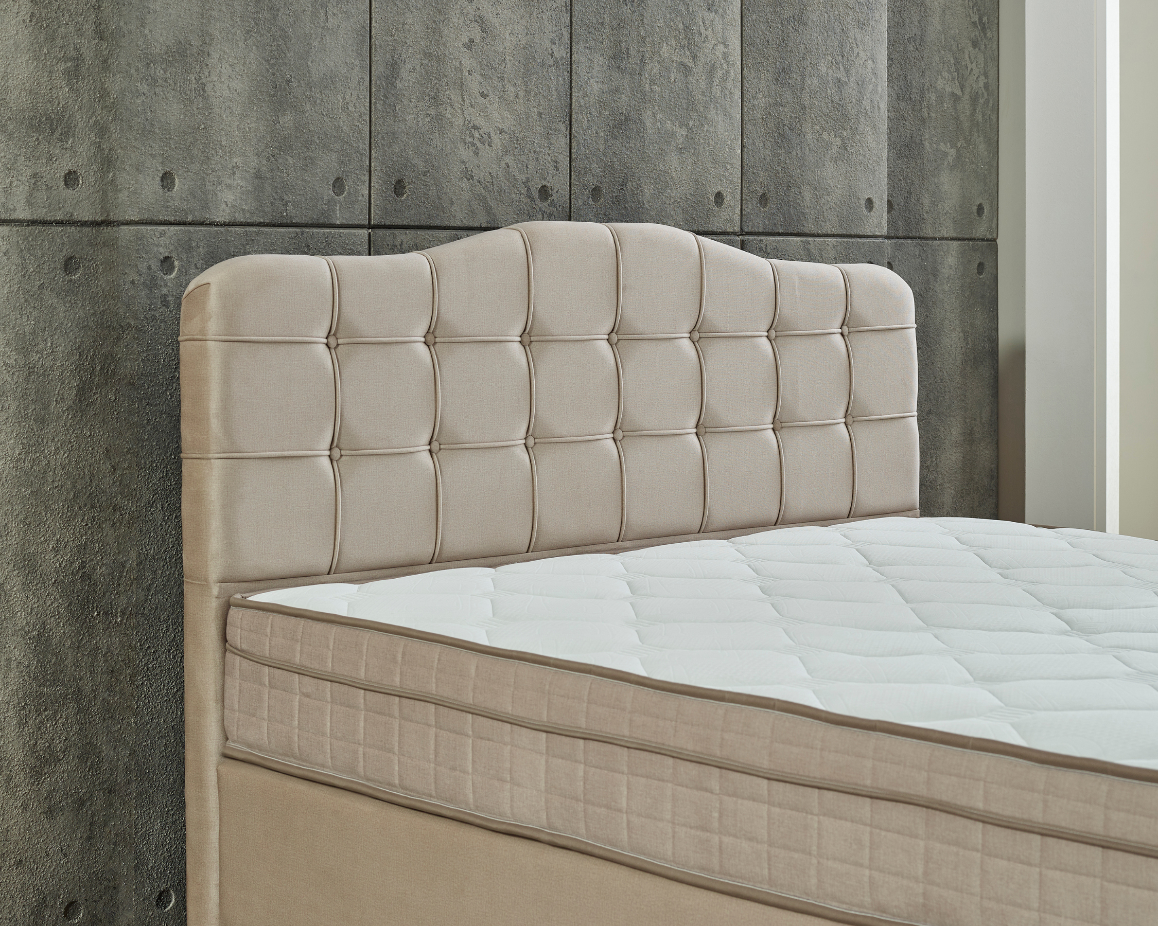 Box spring with storage space - DesertDream Beige/Marrakech Velvet - Complete set - Luxury 7-zone mattress 500 pockets/m² with built-in topper