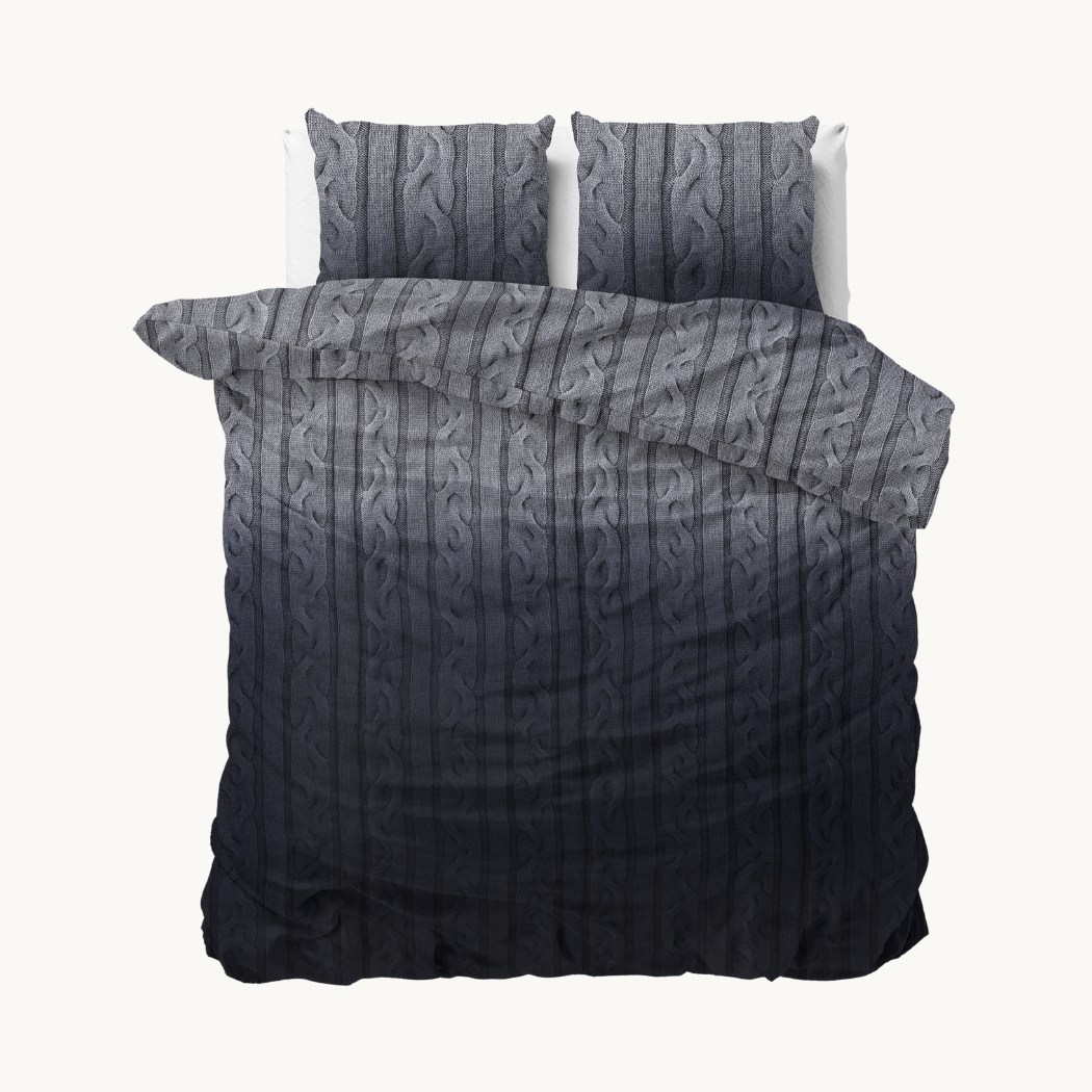 Stijlvol en comfortabel slapen onder de luxe Flanel Dante Antraciet dekbedovertrek set.
