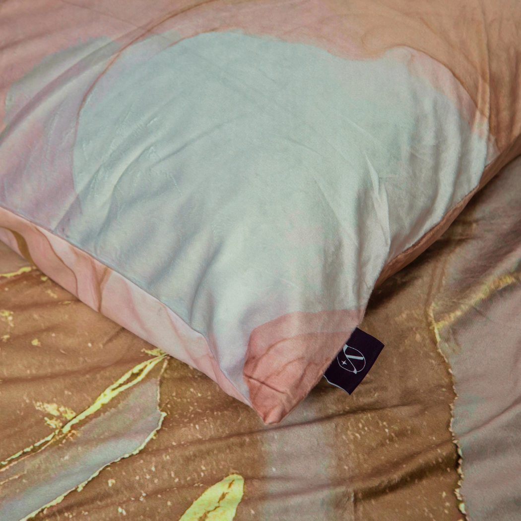 Creëer een Luxe Slaapkamer met het Velvet Marmeren Dekbedovertrek in Goud Taupe